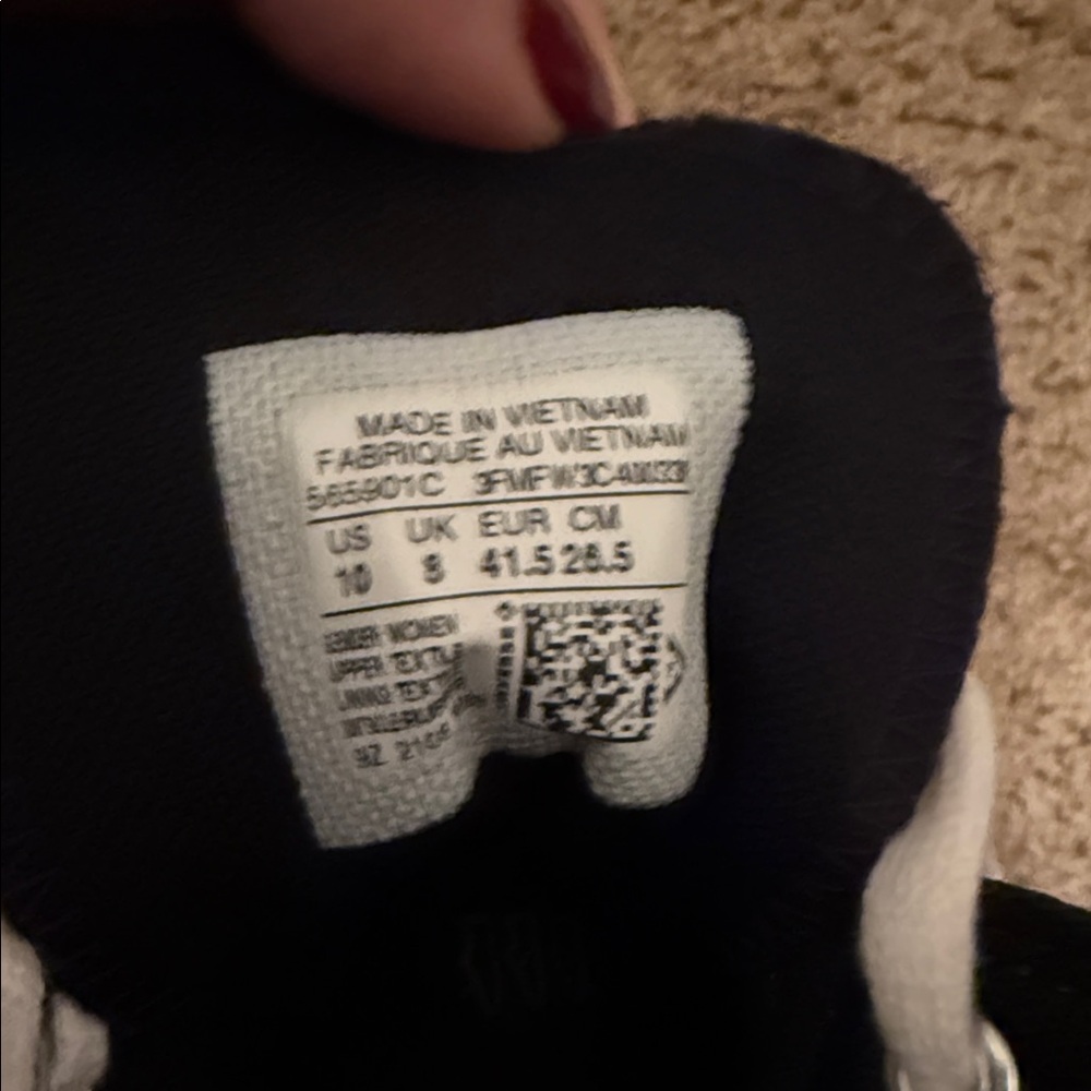 Converse Black and White Platform Shoes - Picture 2 of 8